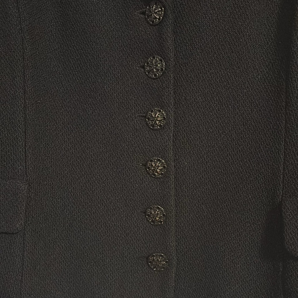 St. John Collection Black Blazer with Notched Lapel & Ornate Embroidery. Size 14 - Picture 9 of 9
